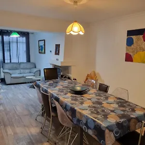 Hébergement de vacances Maison Du Port, à 100 M De La Jusqu'à 9 Personnes, Cancale